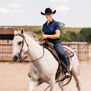 Clare Haag - Western Horse Trainer Riding